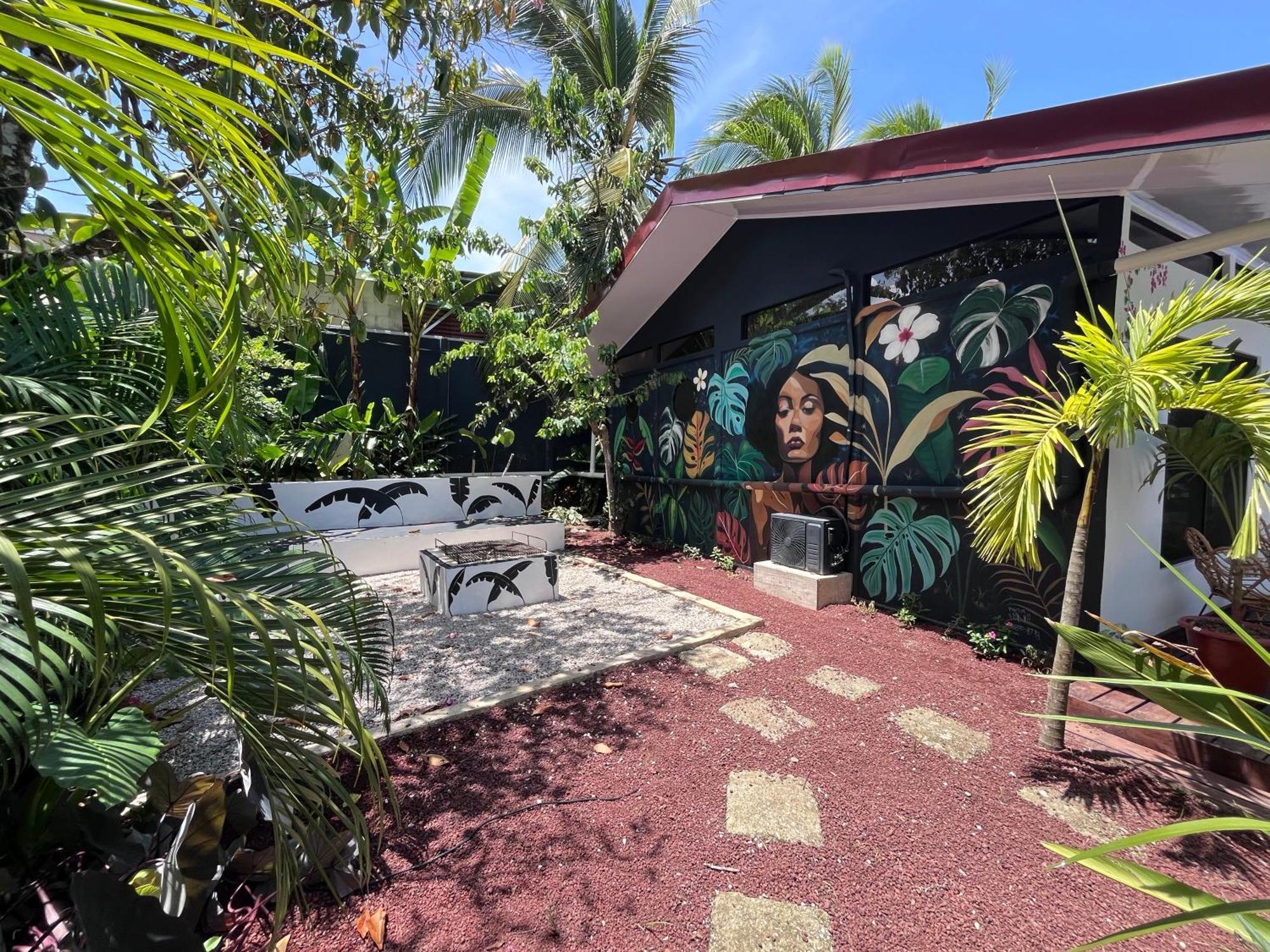 ホテル Mecca Puerto Viejo de Talamanca エクステリア 写真